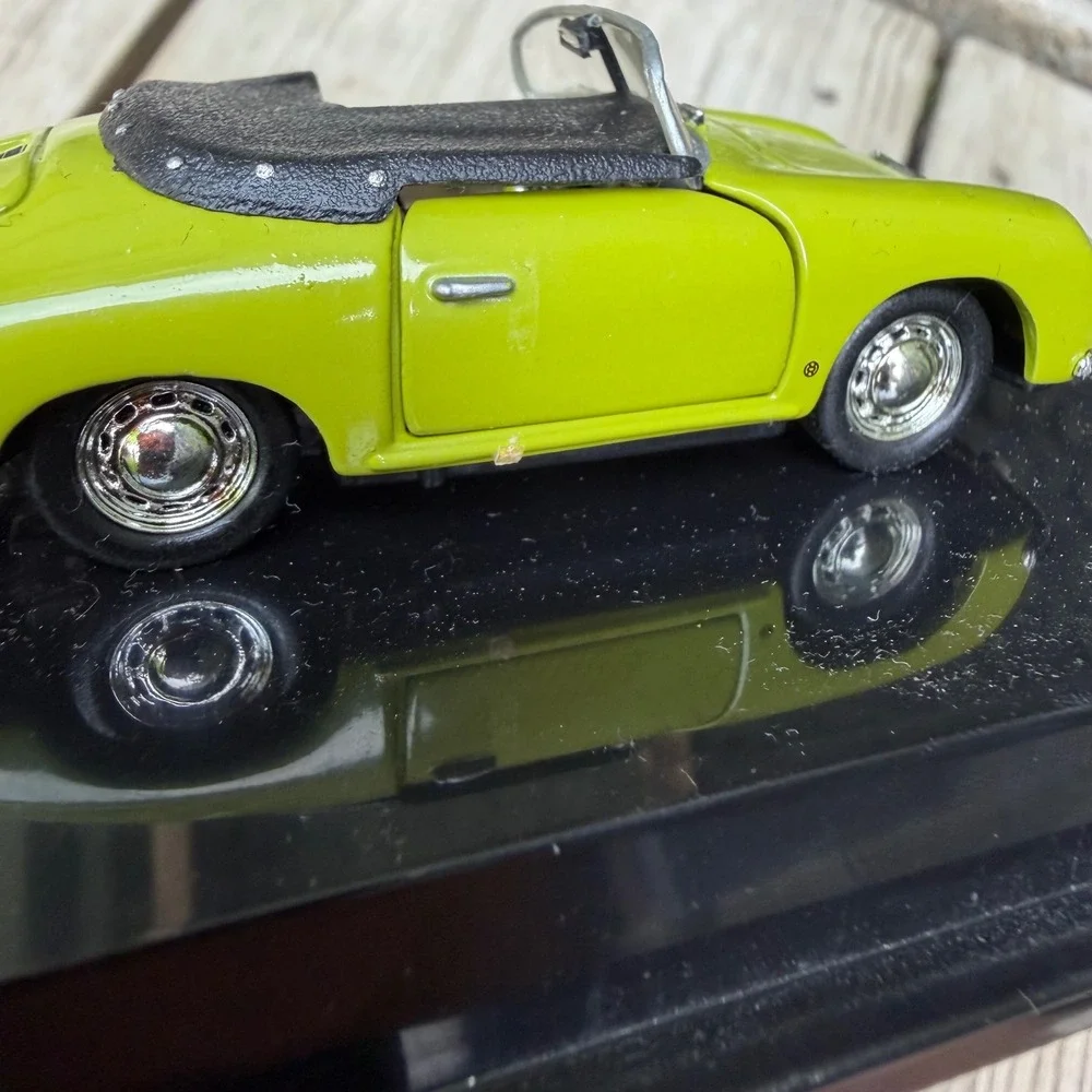Hot Wheels Collectibles 1959 Porsche 356 Speedster Green 1:43 Diecast Model Car